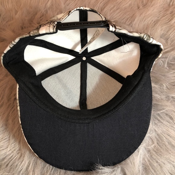 Magazine inspired hat NWT - Picture 3 of 4